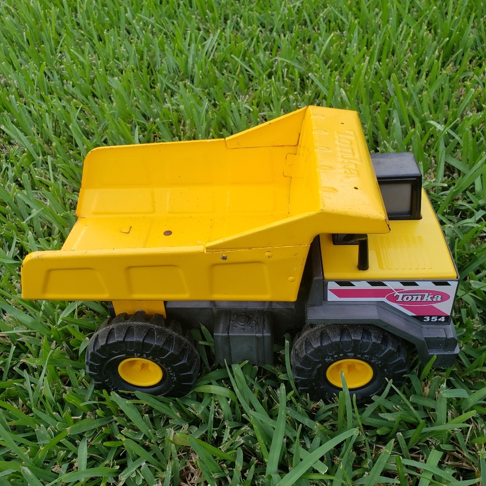 Hasbro Tonka 354 Metal Pressed Steel Large 2012 Dump Truck Toy Model